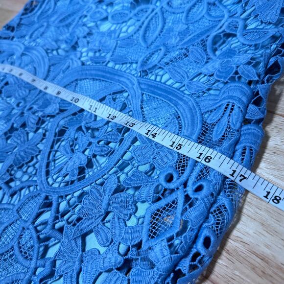 Lovers + Friends Caspian Shift Lace Blue Dress Size XS EUC Floral Scalloped Hem - Picture 9 of 10